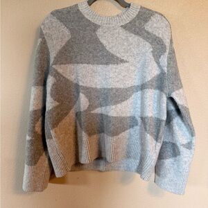 Abercrombie & Fitch Gray Camouflage Sweater